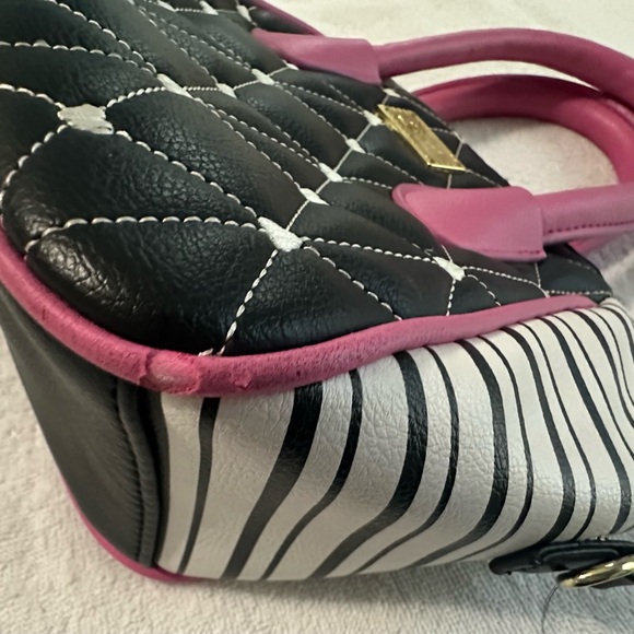 Luv Betsey by Betsey Johnson Y2K quilted faux leather mini satchel - Picture 8 of 12